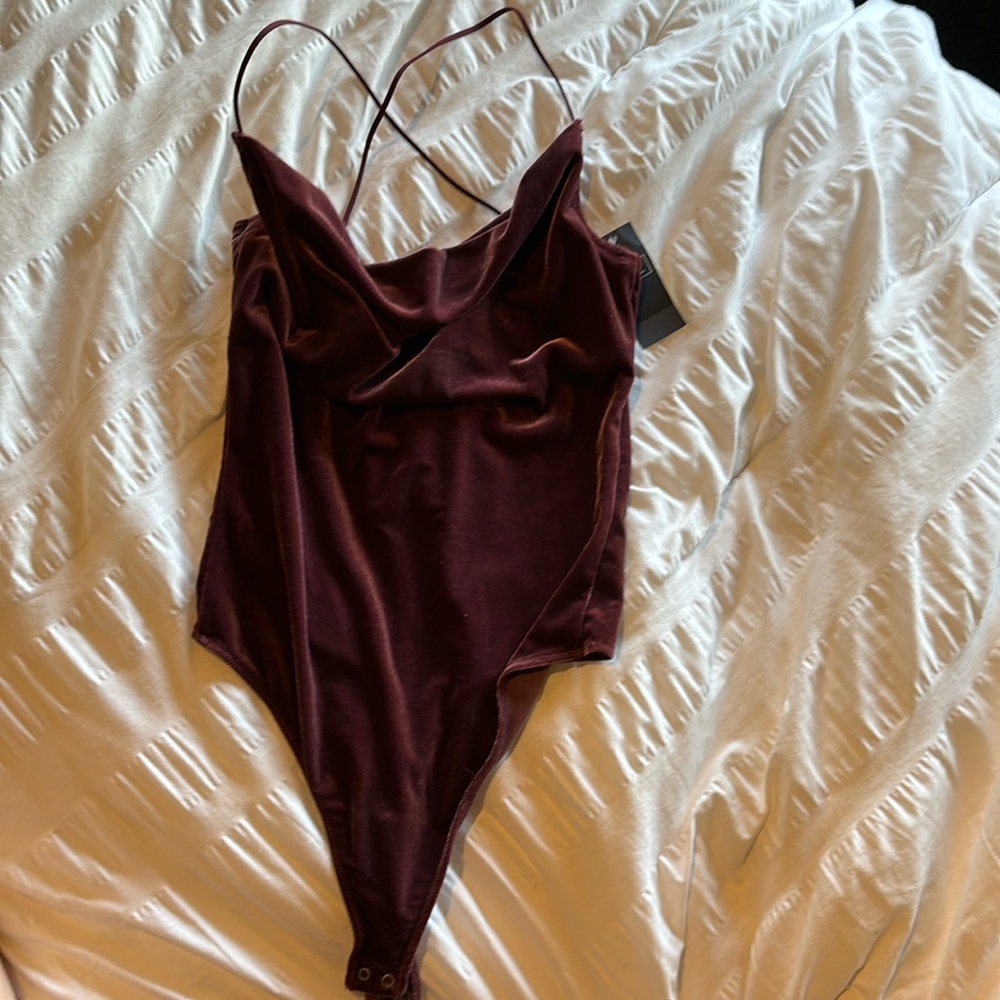 Abercrombie & Fitch: Pink velvet bodysuit